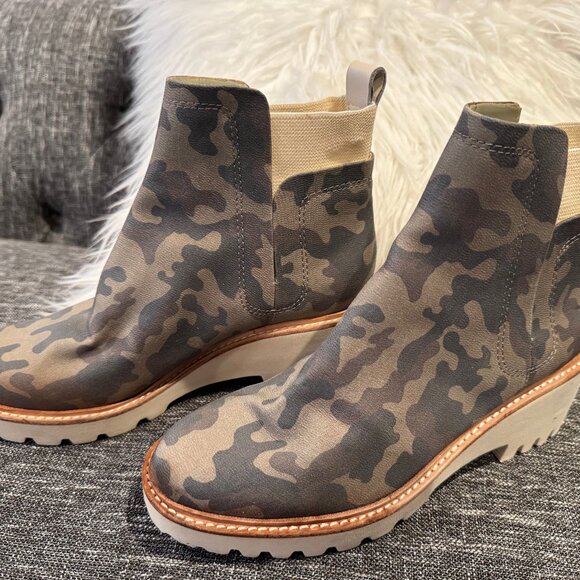 Dolce Vita Huey Chelsea Boots – Green Camo Print – Size 10 – 2.5" Heel Combat - Picture 2 of 6